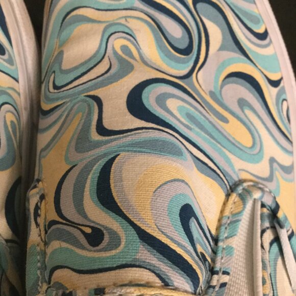 Vans casual shoes men's size 9 women's size10.5 swirly blues excellent condition - Picture 4 of 4